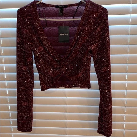 Crop top - Picture 1 of 3